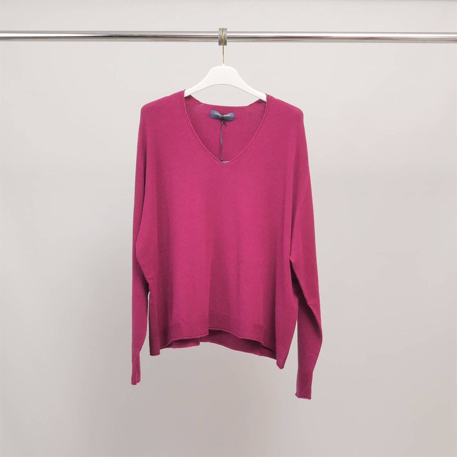Cecile Wang - Wholesale Knit Sweater - Women's - Soft and fluid V-neck sweater YF5209080
