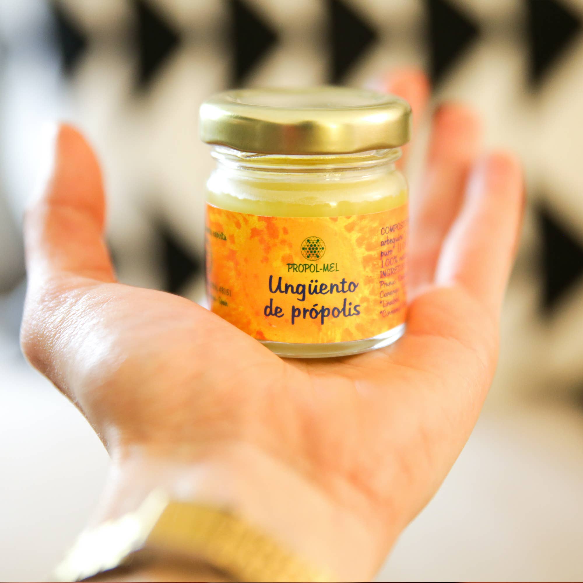Nadiprana SL - Wholesale Healing Salve/Balm/Cream - Ointment - balm with high concentration of propolis 30 g1