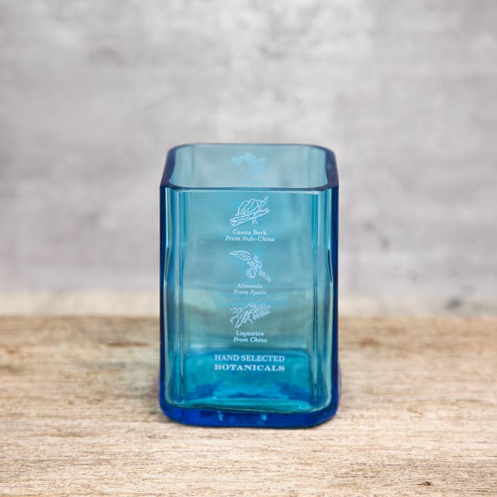 SmoothEdge – Großhandel Cocktail-/Schnapsglas – Bombay Saphirgläser | Handgefertigtes, recyceltes Gin-Glas.1