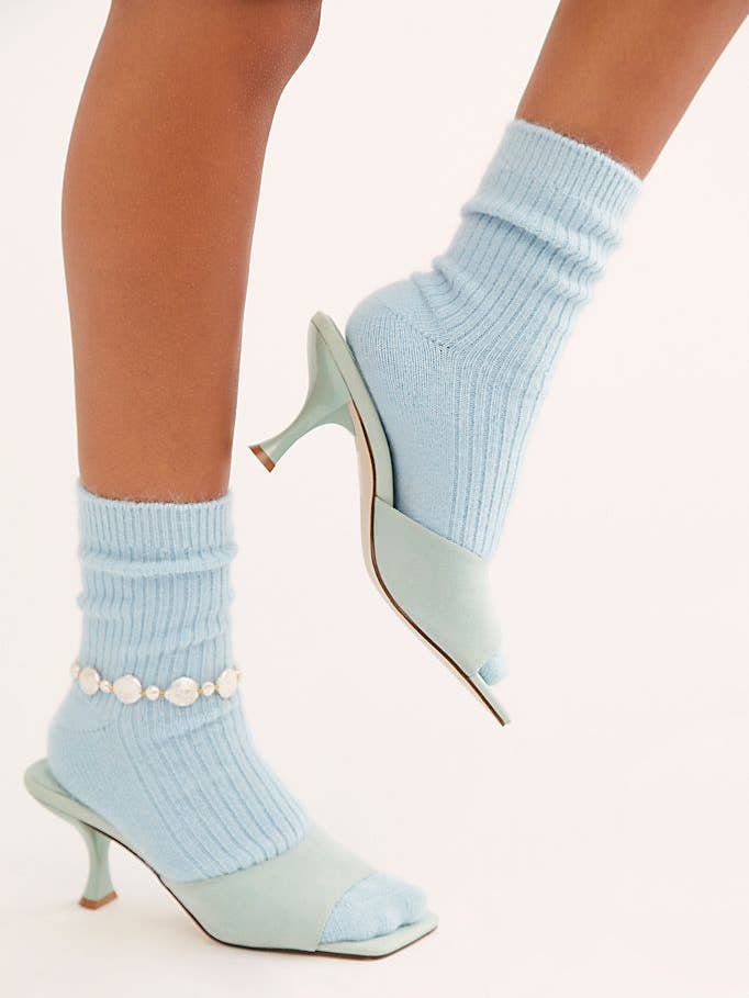 Cashmere Cloud Sock - Poederblauw voor wholesale door High Heel Jungle