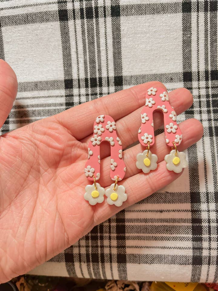 Emaly oorknopjes
voor wholesale door Curlyygurljewels