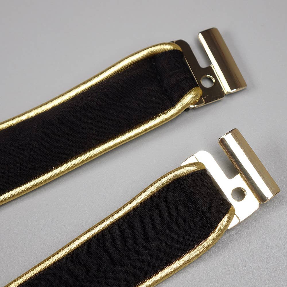 Preto JP22 Macacão sem Costas com Halter e Detalhe Floral Dourado 3D para venda a revendedores na Faire11