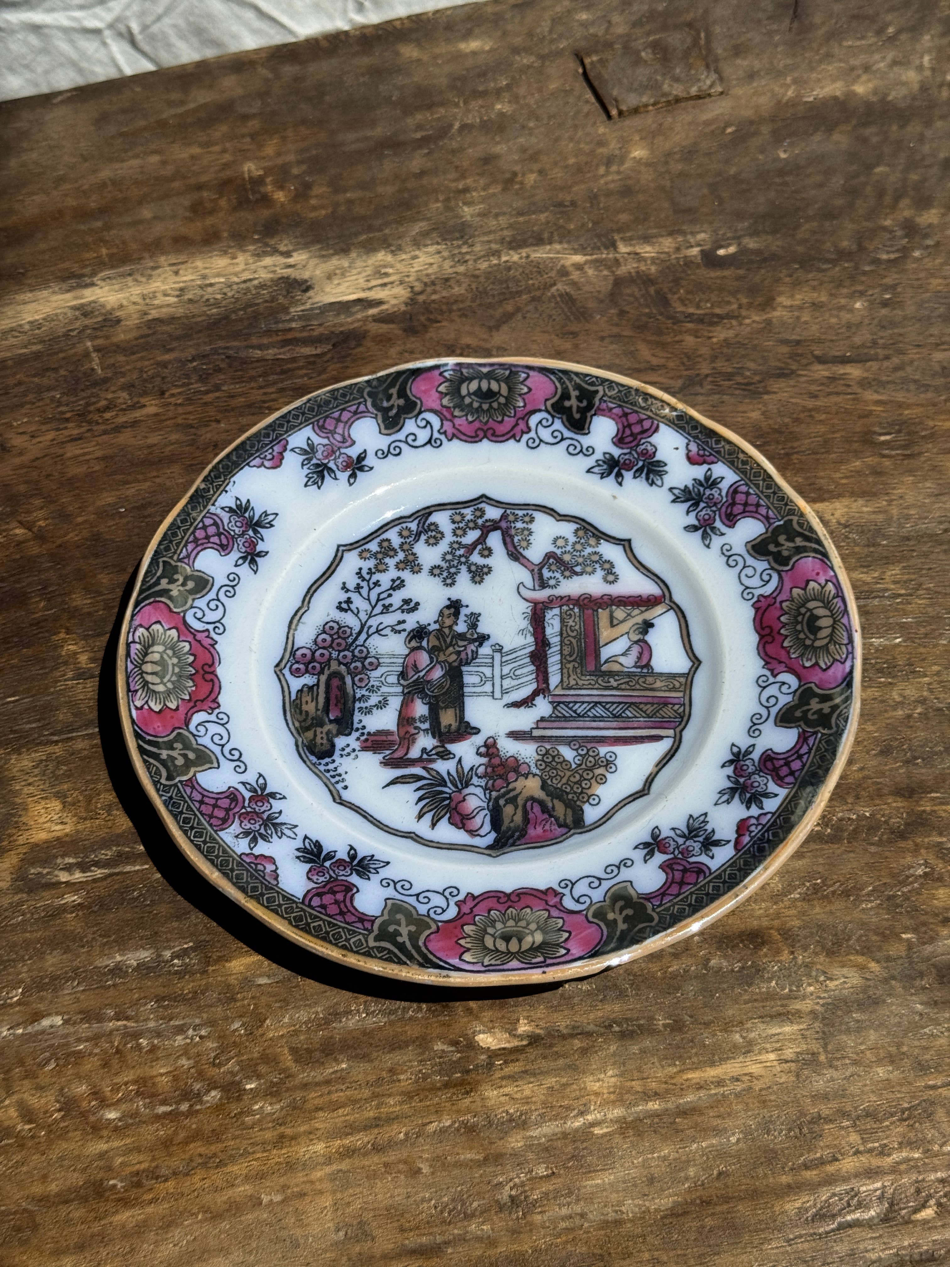 Office Objets - Wholesale Dinner Plate - 1850 Canton plate depicting a garden scene12