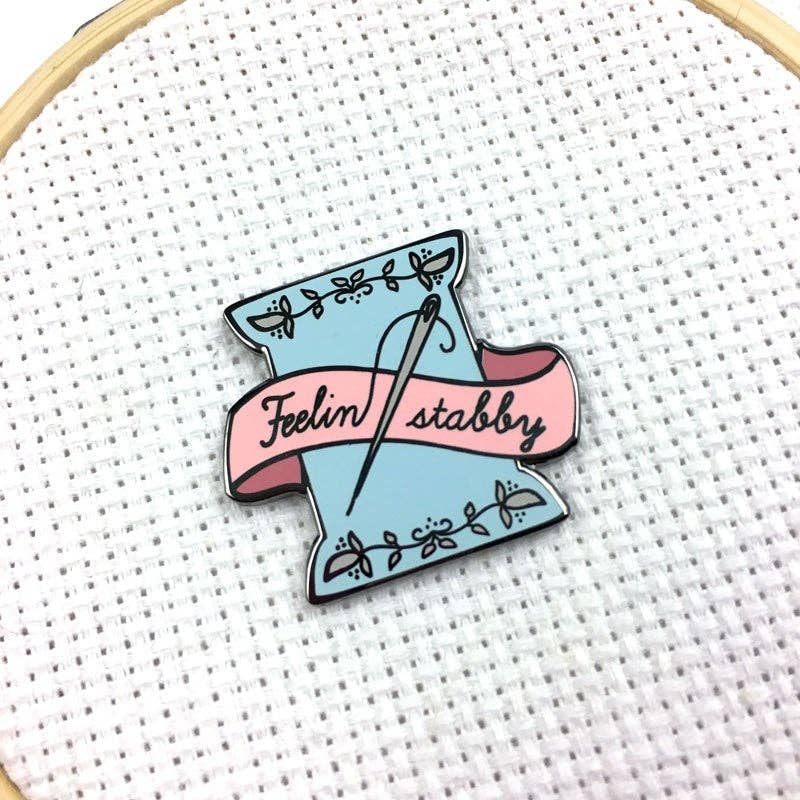 Snarky Crafter Designs – Großhandel Kreuzstich-/Stickzubehör – Fühlen Stabby Spool Needle Minders0