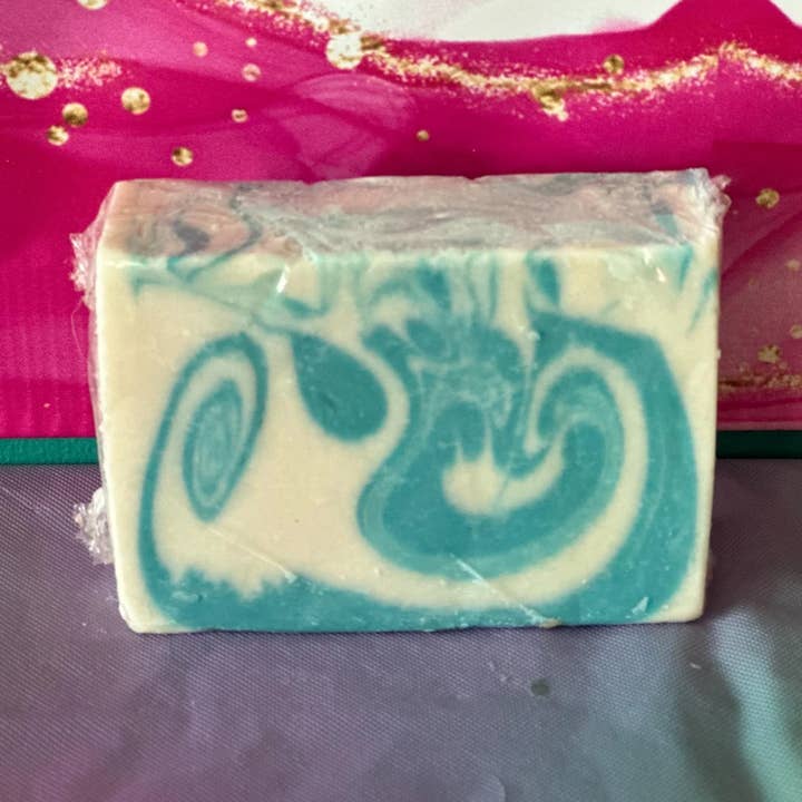 Verse Berglucht Zeep 4oz voor wholesale door Squeaky Clean Luxurious Soaps