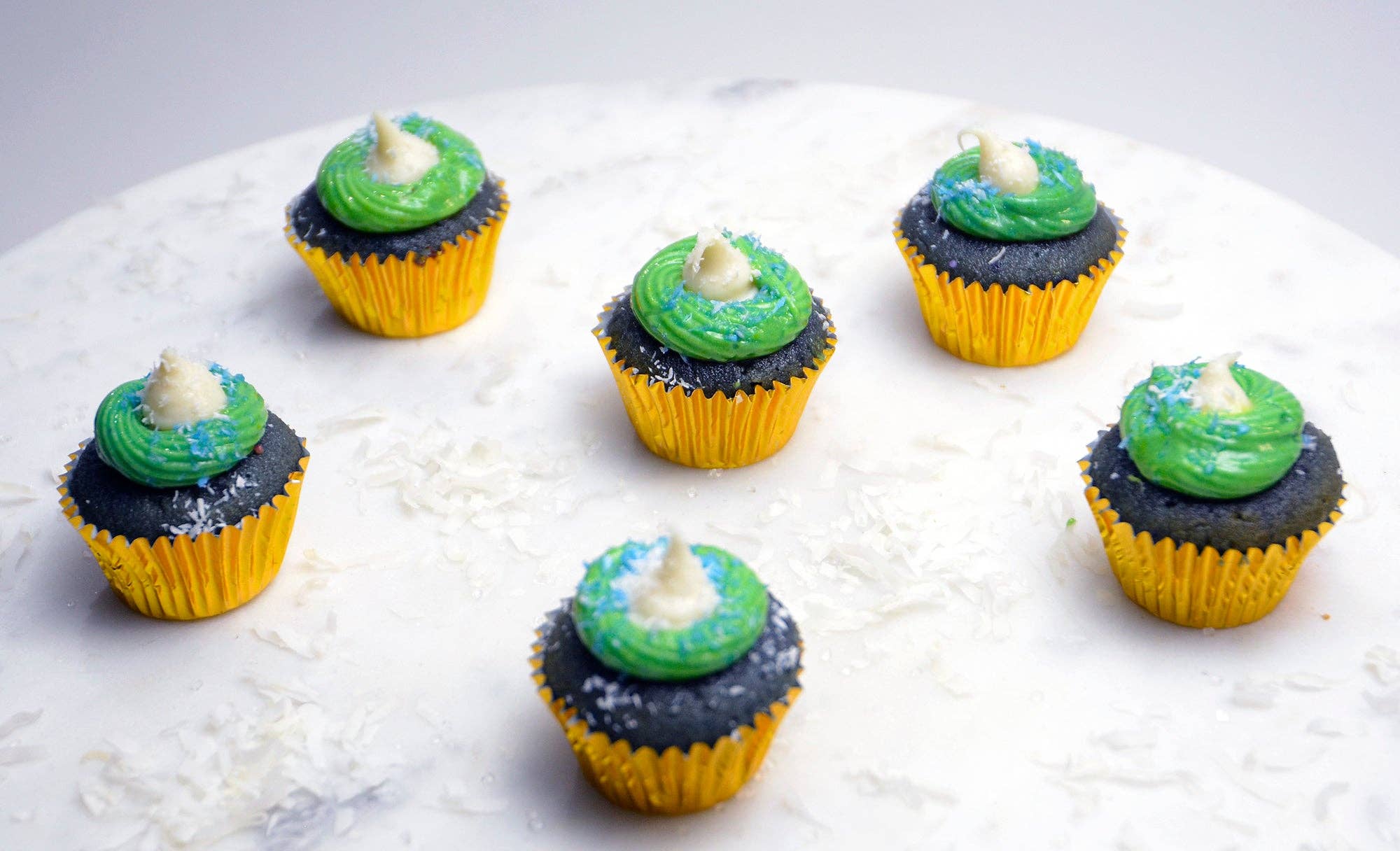 Aloha Bites - Wholesale Cupcake - Cupcakes - Signature Hawaiian Mini 5