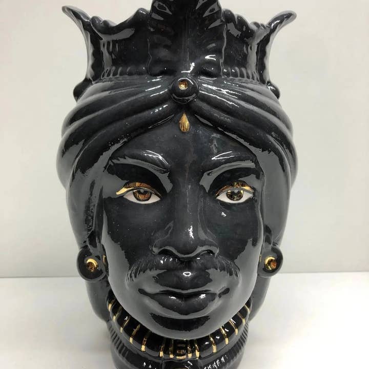 DD Ceramiche Siciliane - Vente Vases - Têtes de maure afro Caltagirone Céramique cm H.25 L.17 Détails en or artisanal noir