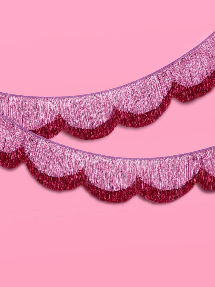 Bannière à franges scintillantes festonnées roses, 5 pieds pour la vente par Petit Fetti