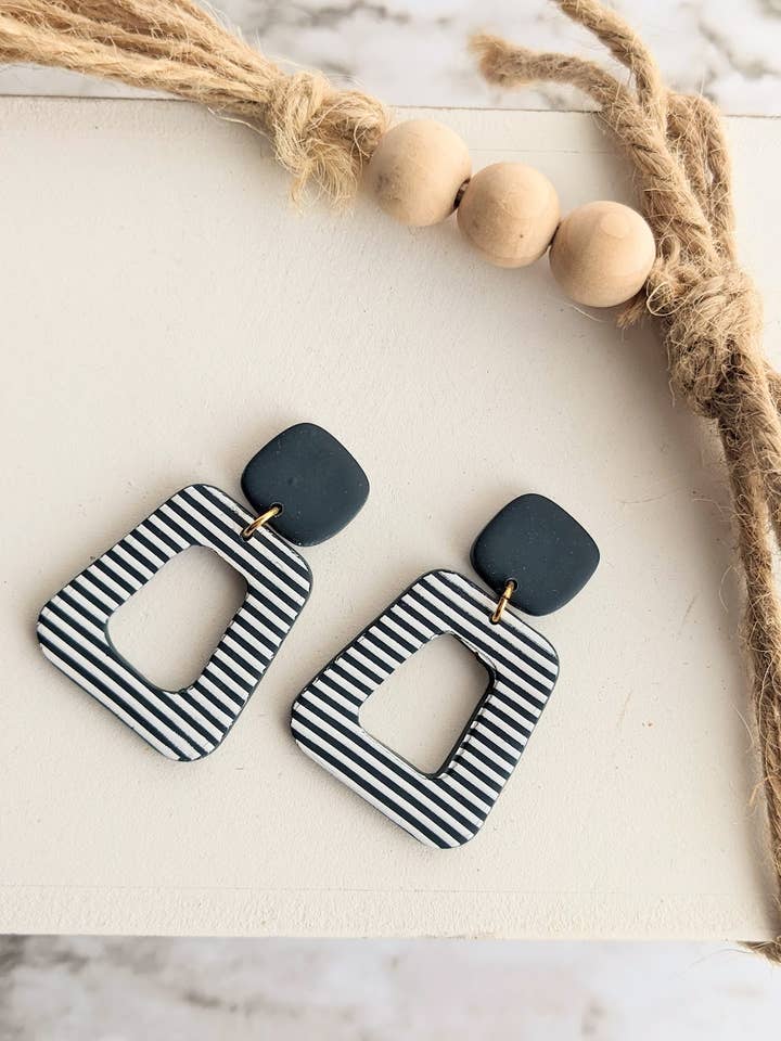 Boucles d'oreilles pendantes Marie Clay, boucles d'oreilles argile polymère pour la vente par That's Sew Me