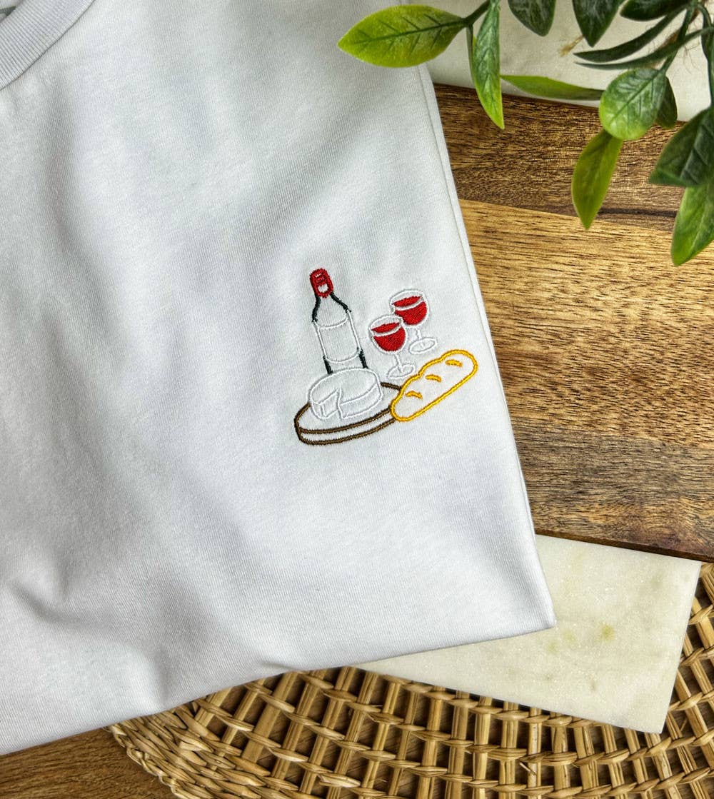Juste un t-shirt - Wholesale T-Shirt - Unisex - Embroidered T-shirt - Aperitif board1