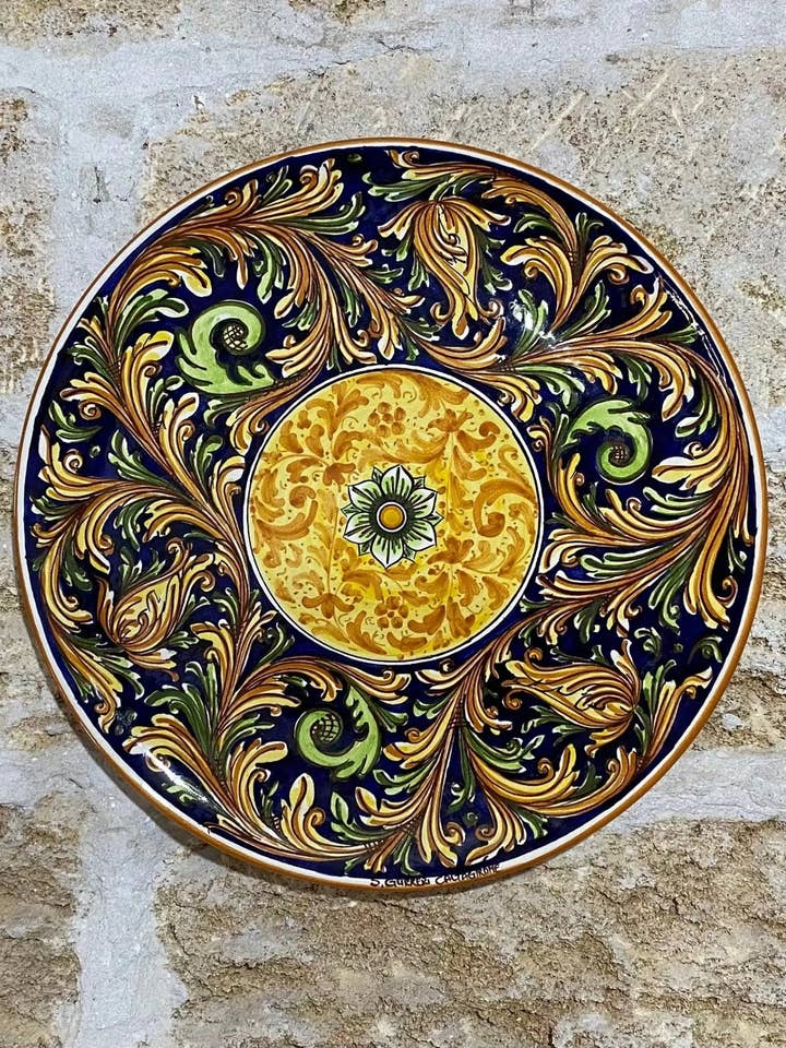 Handmålad dekorativ tallrik cm D.45 Decoro n.1 för wholesale av DD Ceramiche Siciliane
