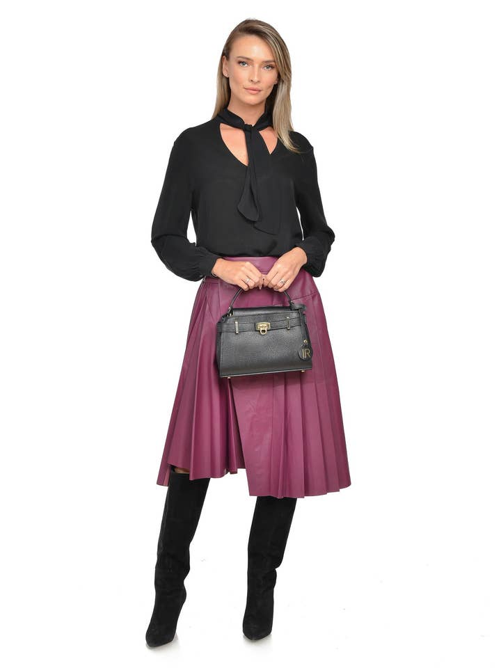 AW25 IR 1971 SCHWARZ für den Großhandel von Isabella Rhea