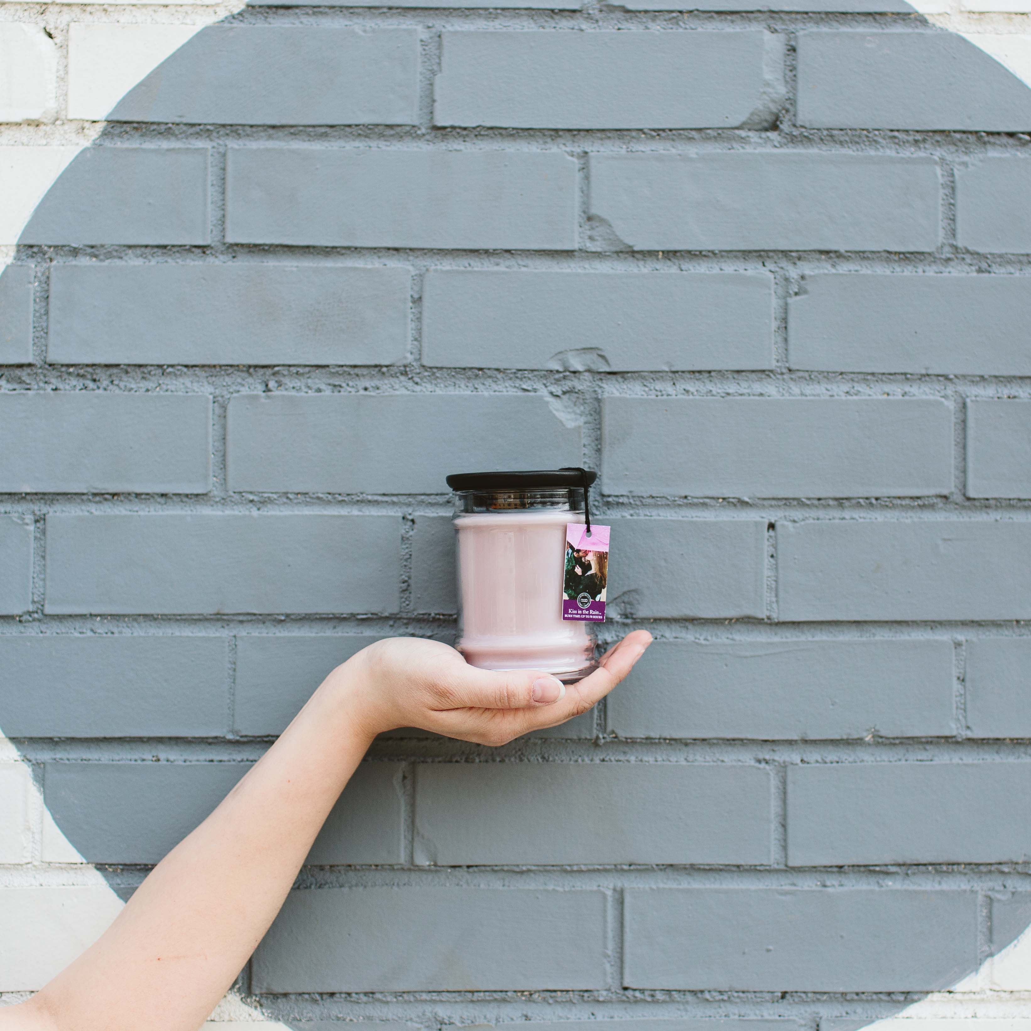 Bridgewater Candle Company - Wholesale Jar/Filled Candle - Kiss in the Rain 18oz Large Jar Candle9