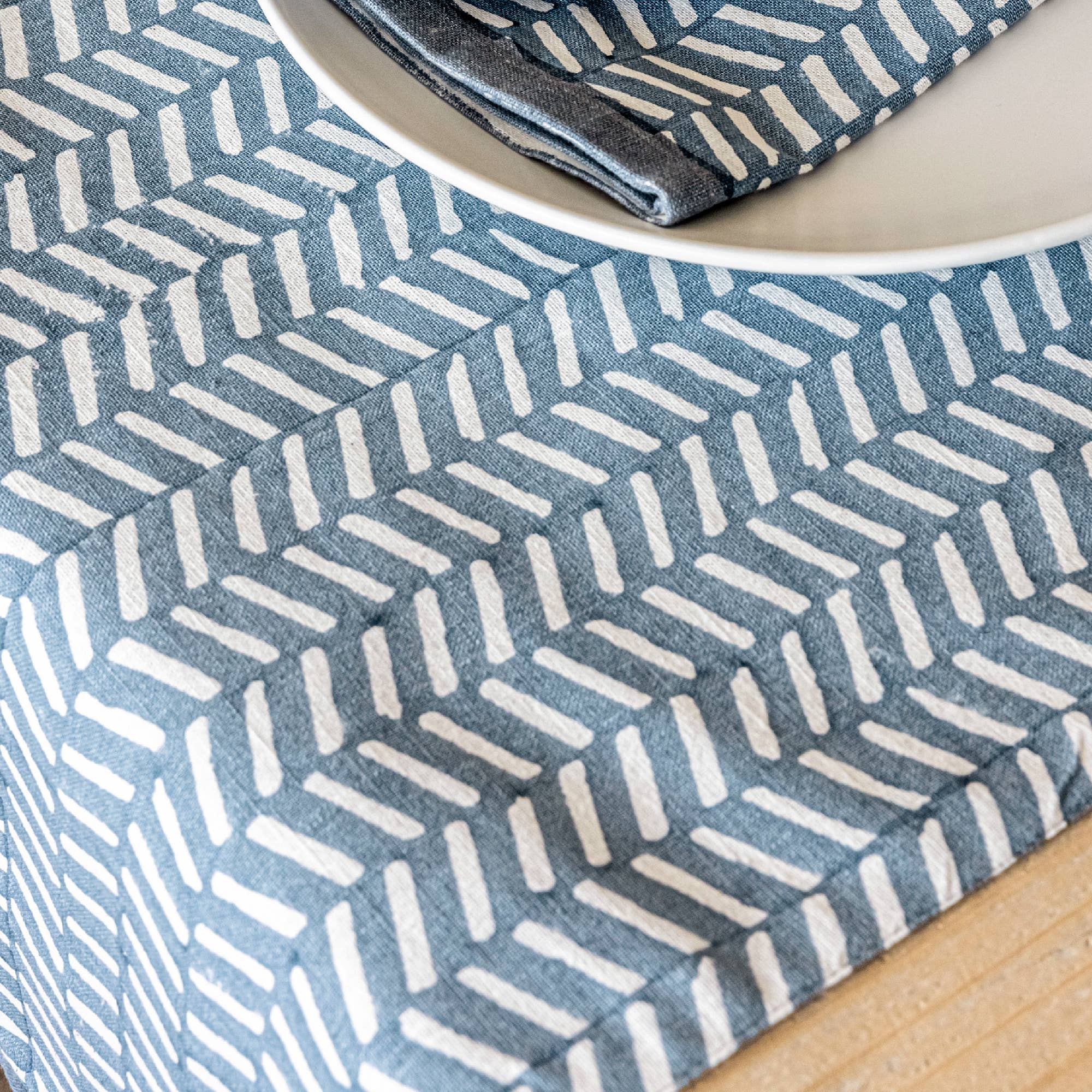 over&back - Wholesale Table Runner -  Hand-Blocked Table Runner Floral Patterns 18x10853