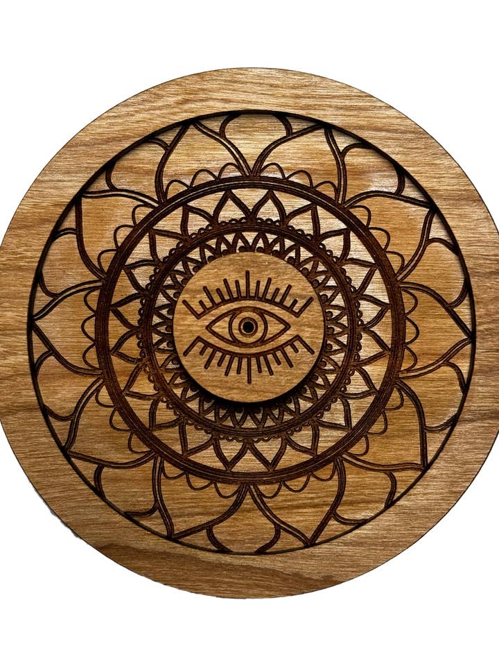 Brûle-encens rond en bois de cerisier Evil Eye pour la vente par Woodcutts Inc.