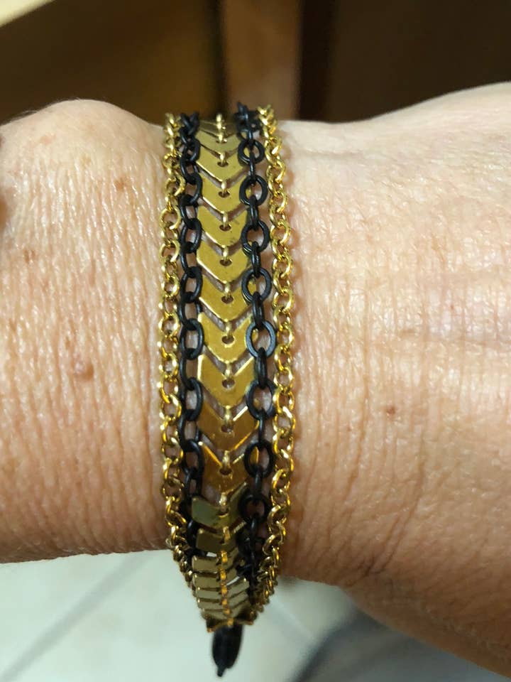Gold Arrow Black And Gold 5 Chain Bracelet for wholesale by BMR
