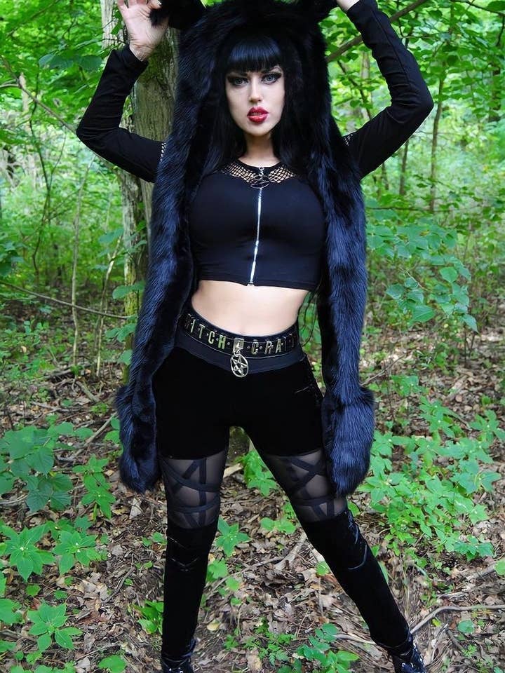 Capucha de lobo negro - Piel sintética para venta al por mayor de Wolf & The Wildling