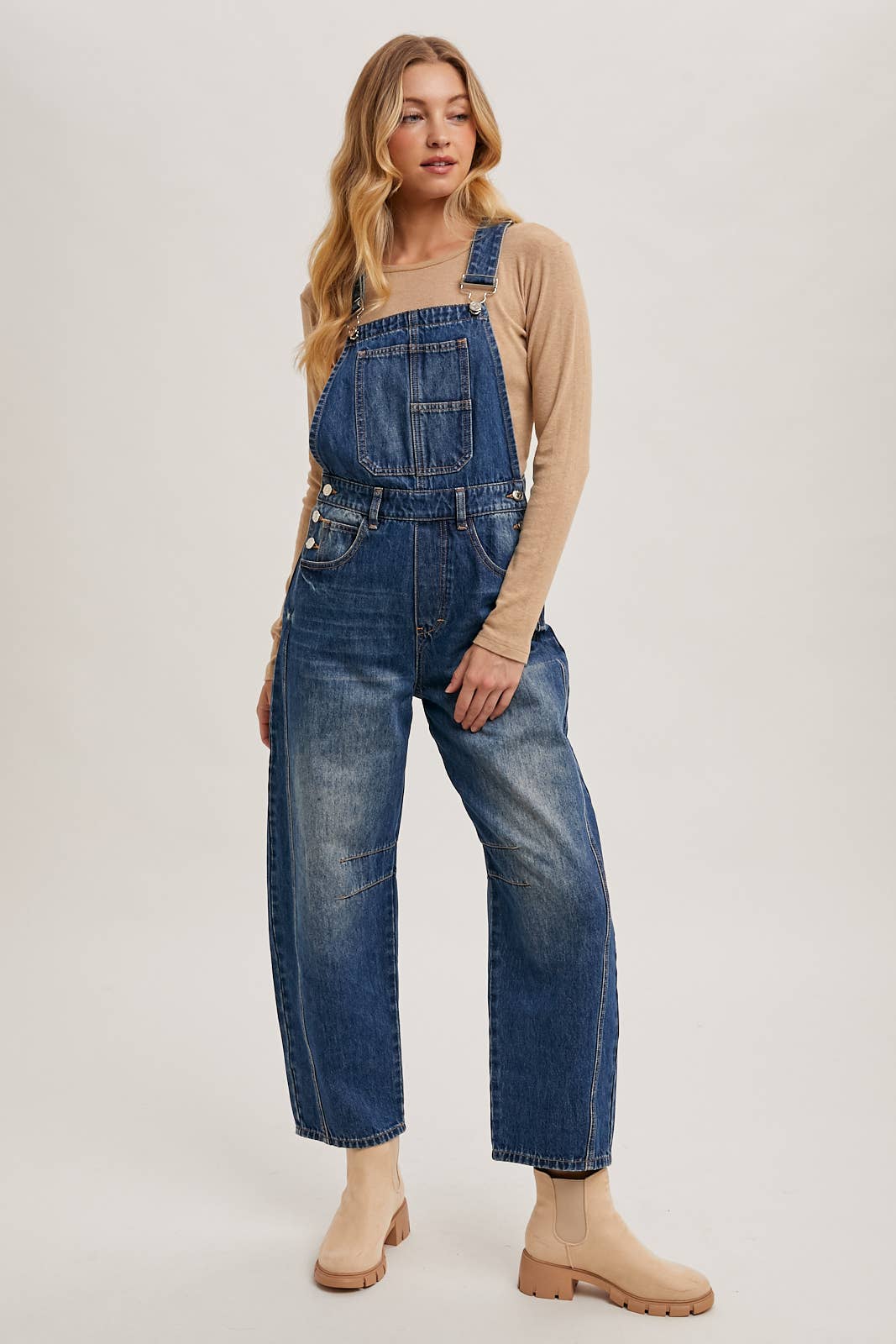 Bluivy – Engroshandel Overalls - Dame – Denim bukselårsoverall med moderne, vidde pasform1