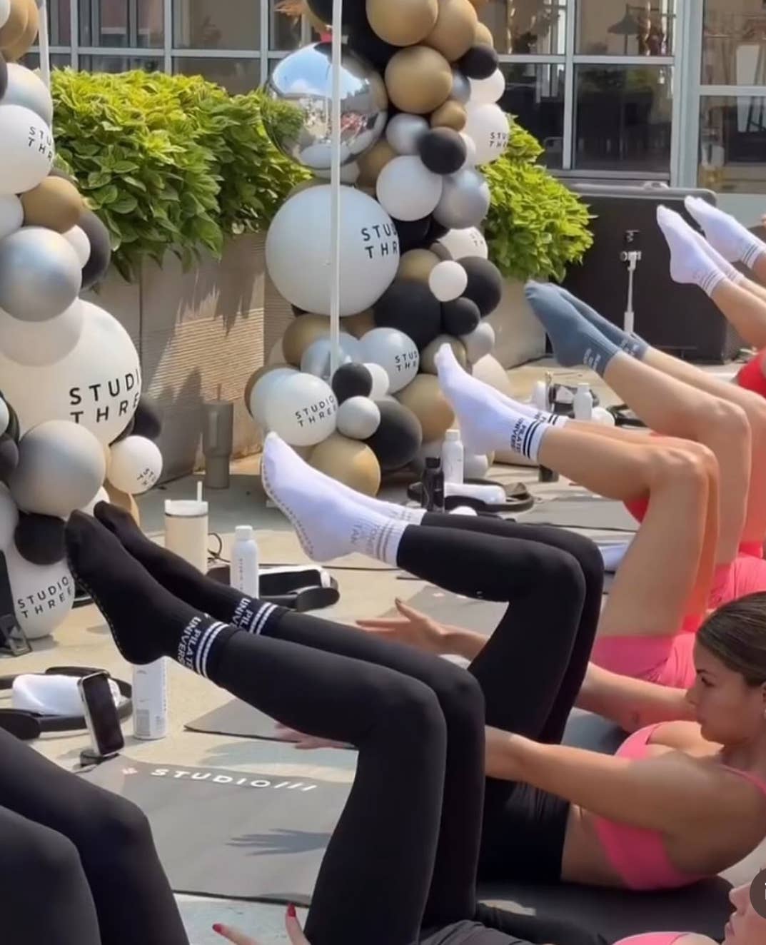 Nero Calze antiscivolo Pilates University in vendita all'ingrosso su Faire5