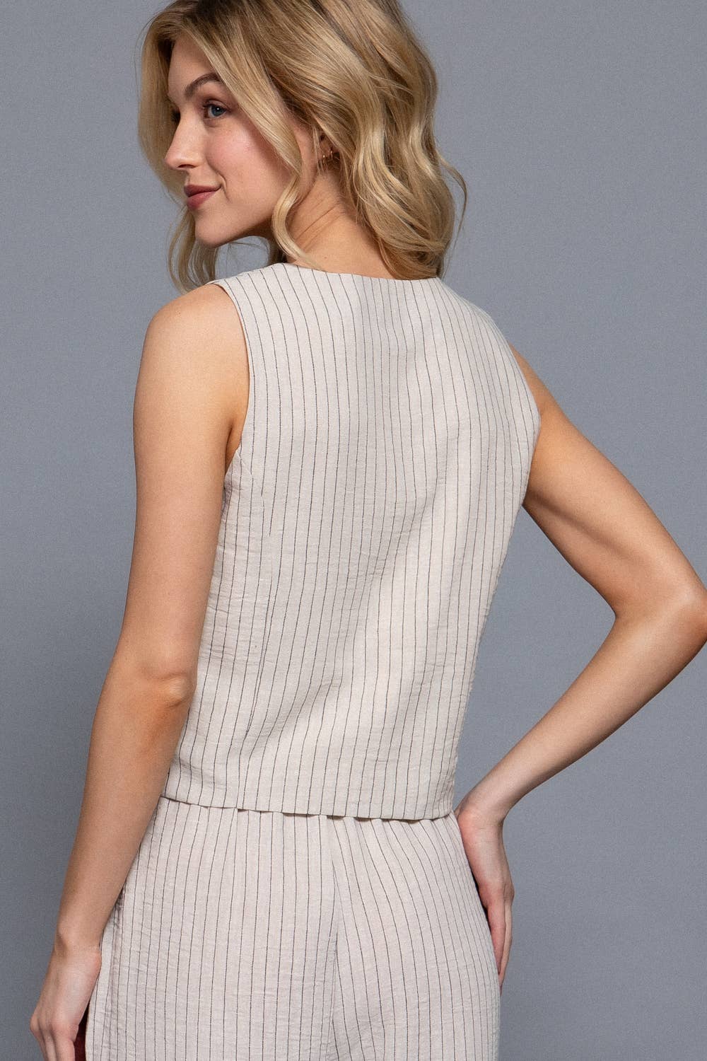 Active Basic | Active USA – Engroshandel Habitvest – til kvinder – V-udskæring Foran Knaplukning Linned Effekt Vest9