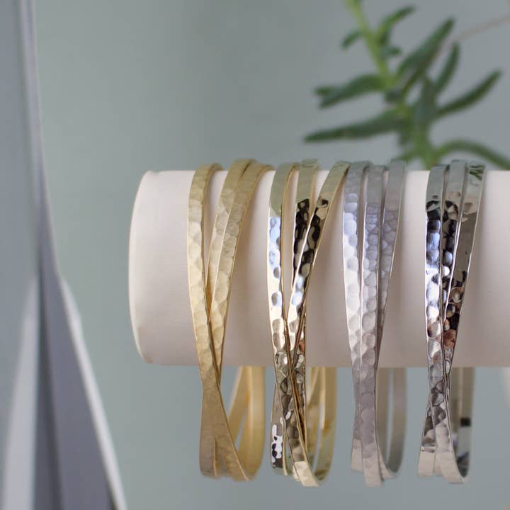 Conjunto de Pulseiras Interligadas Marteladas Triplo 1/8" Ouro por atacado de a.v. max