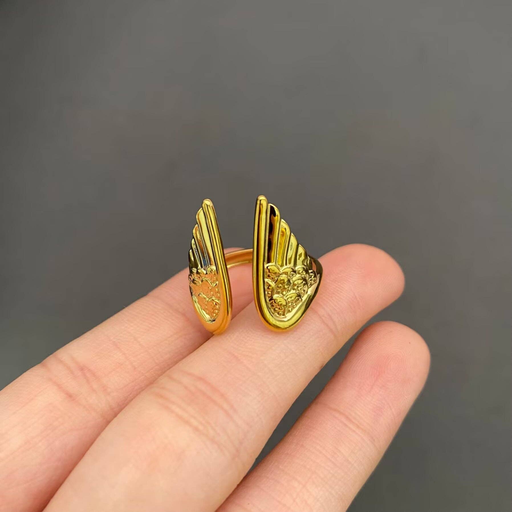 Mio Queena - Wholesale Cocktail/Statement Ring - Wings 18K Gold Plated Stainless Steel Adjustable Ring - FGS1