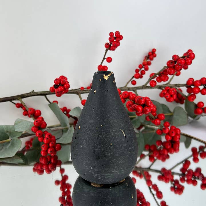 Small flower vase for wholesale by Vanil Noir Collection