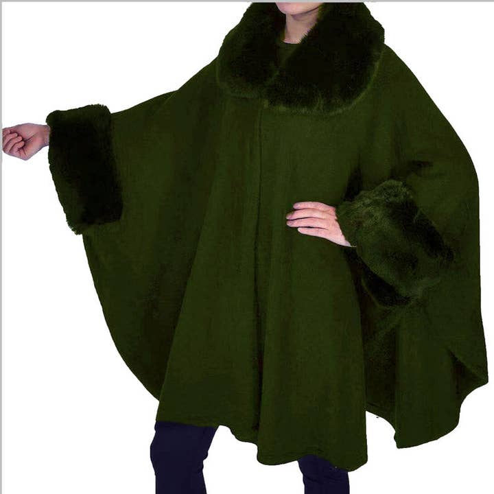 Madeline Love - Vendita all'ingrosso Poncho - Donna - Elegante mantello Ruana Poncho lavorato a maglia con polsini in pelliccia sintetica