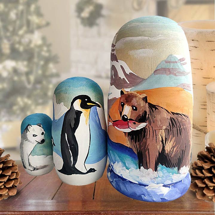 Fisherman Bear Matreshka Nesting handgeschilderde poppenset van 3 voor wholesale door Designocracy