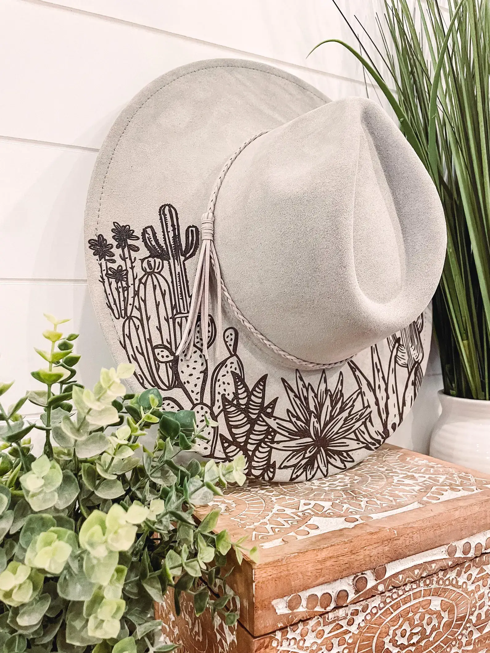 Willie & Dolly Designs - Wholesale Cowboy Hat - Women's - Engraved Desert Scene Hat3