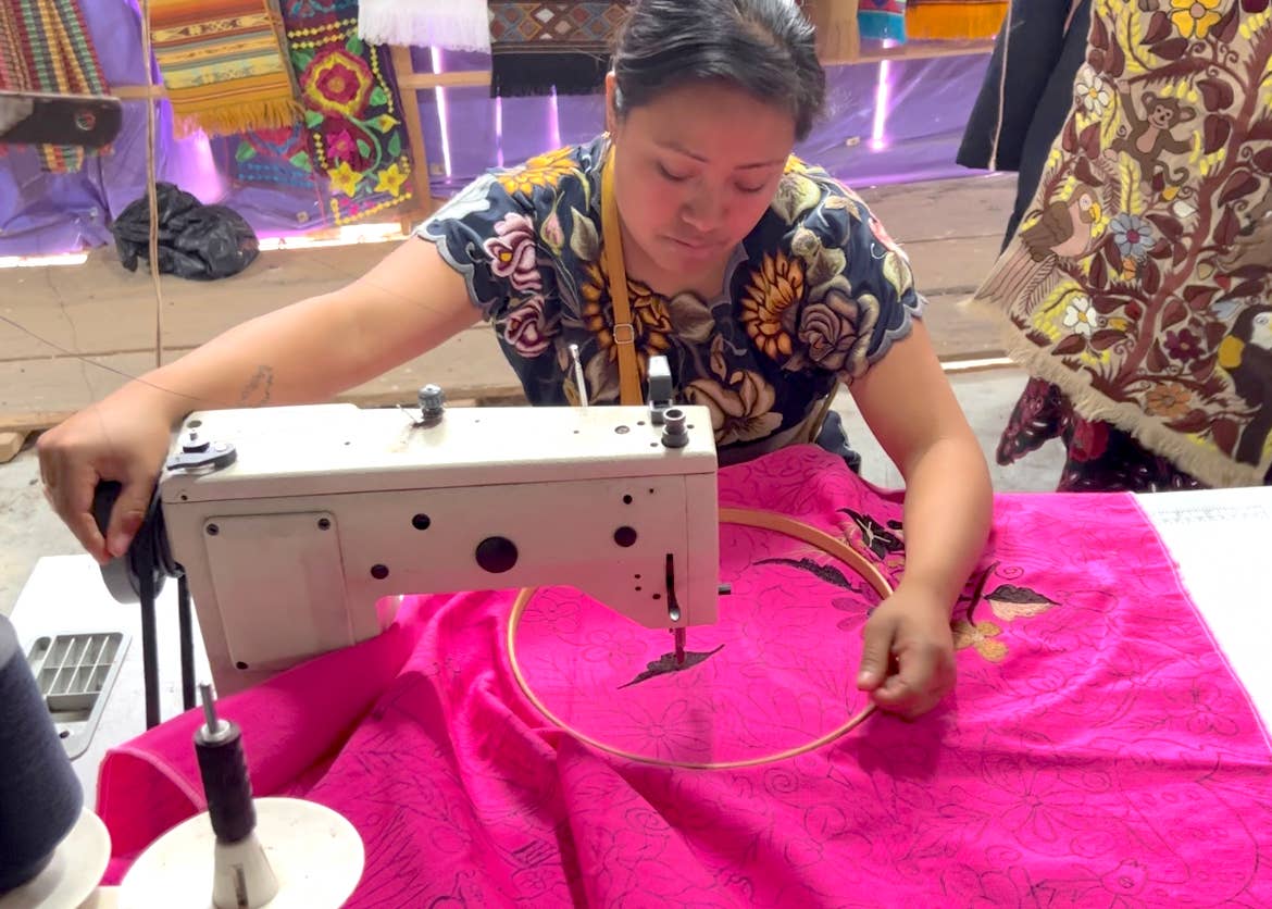 Lumily - Wholesale Table Runner - Flower Table Runner (Small) - Guatemala6