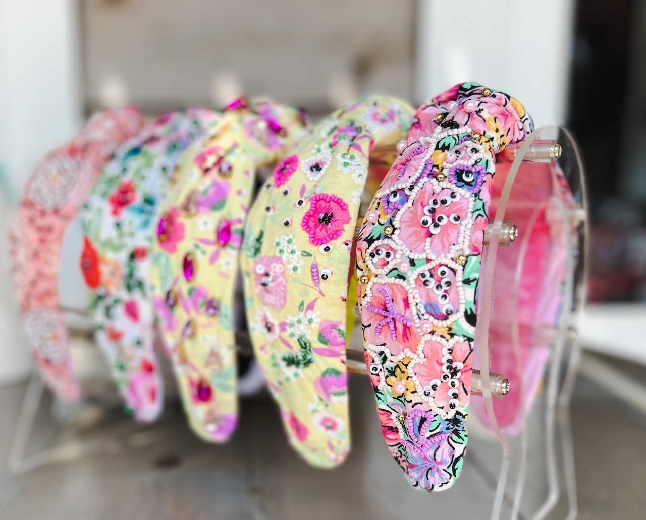 OBX Prep – Engroshandel Pandebånd - Dame – Manteo Gul Pink Stedmoderblomster Top Knude Rhinestone Pandebånd3