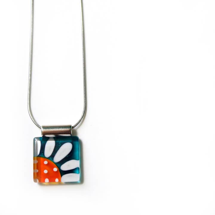 Collier Marguerite Turquoise & Orange Acier Peint Azurine pour la vente par Azurine
