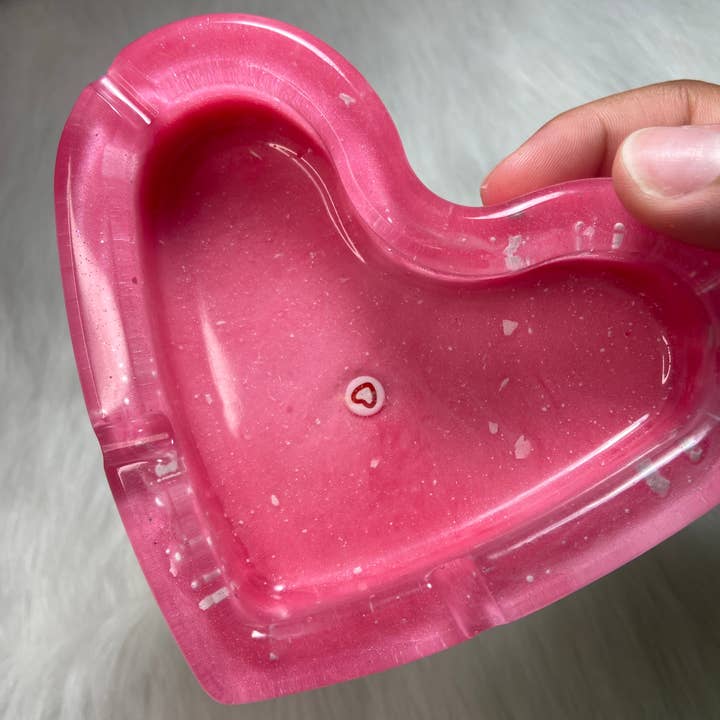 KraftzbyKenzie - Wholesale Ashtray - Pink Heart Ashtray | Red Heart