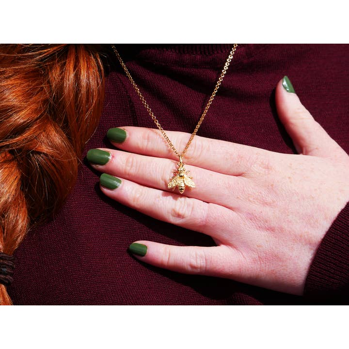 In The Heather – wholesale Pendant/charm necklace – Scottish honey bee necklace in sterling silver4