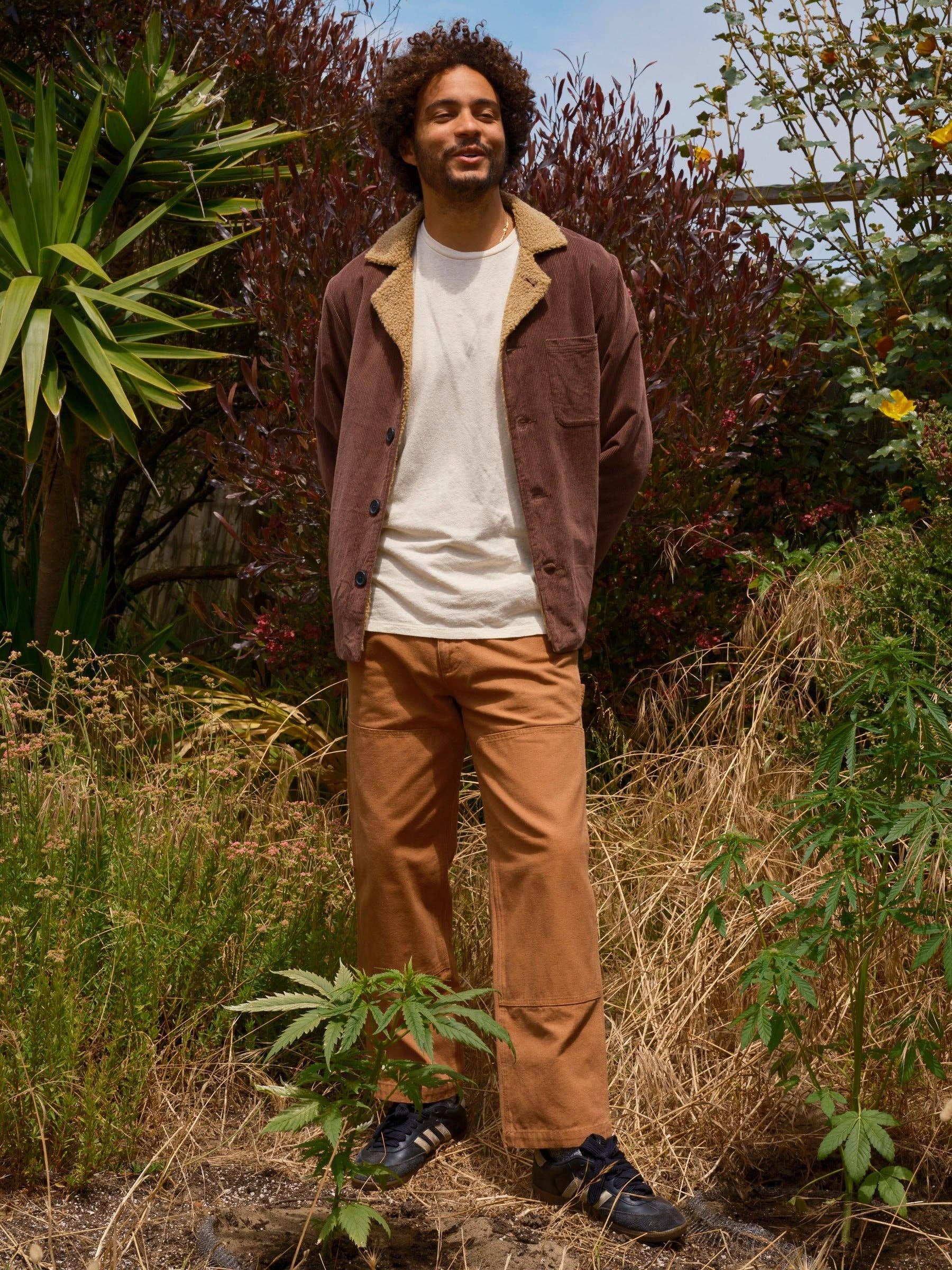 Dunkelbrauner Cordstoff Mack-Jacke für den Großhandel auf Faire5