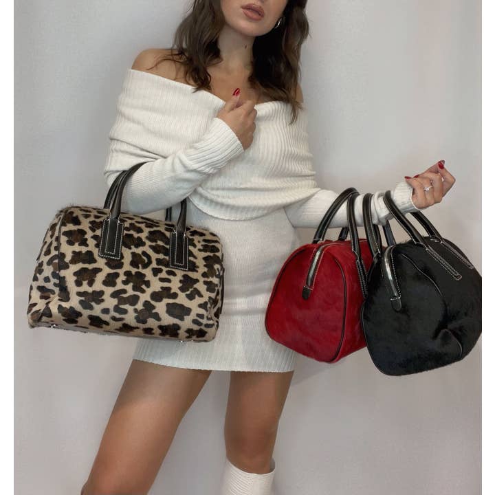 Charlie Leather – wholesale Shoulder bag – women's – Tumbelina Medium Handbag & Over The Shoulder2