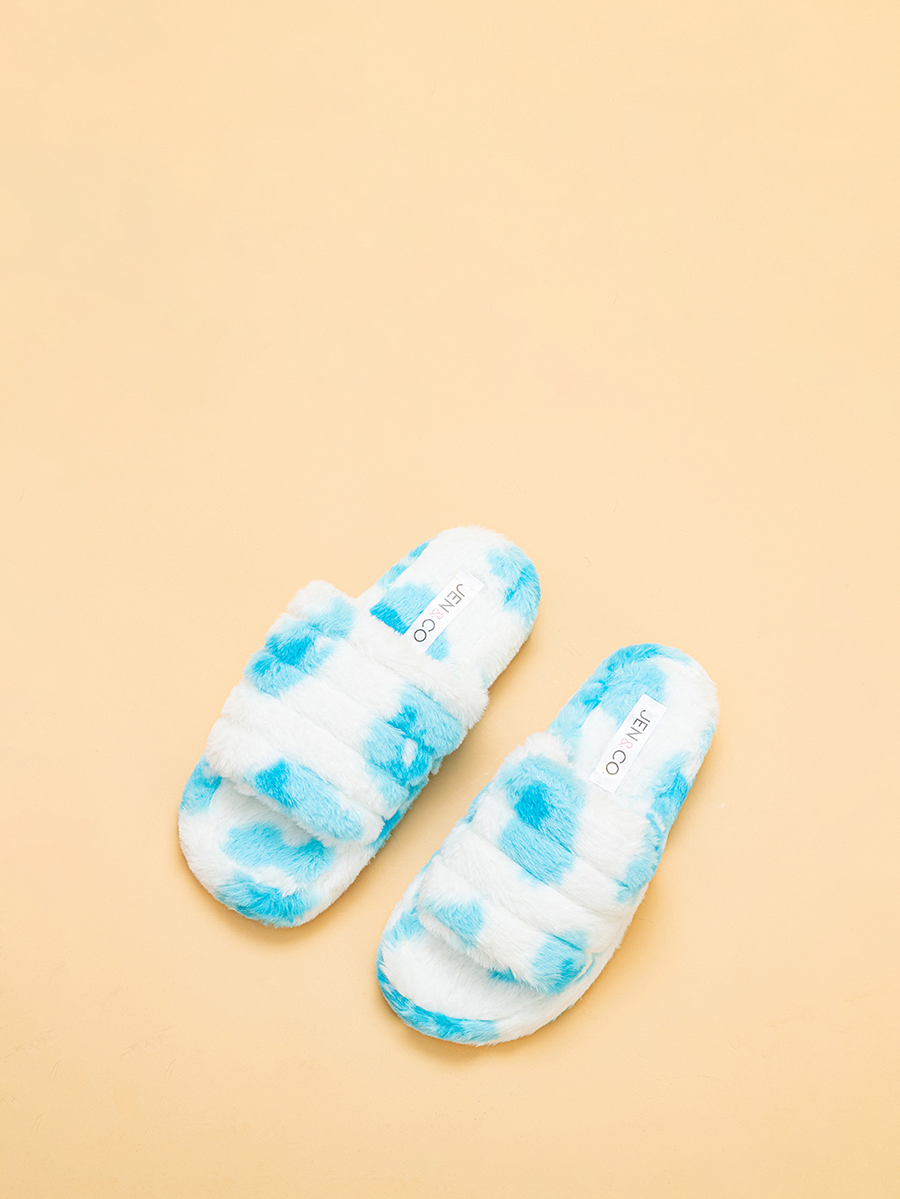 JNC RT (Jen & Co. Outlet) - Wholesale Slippers - Women's - SLP2121 Delaney Cow Print Slippers0