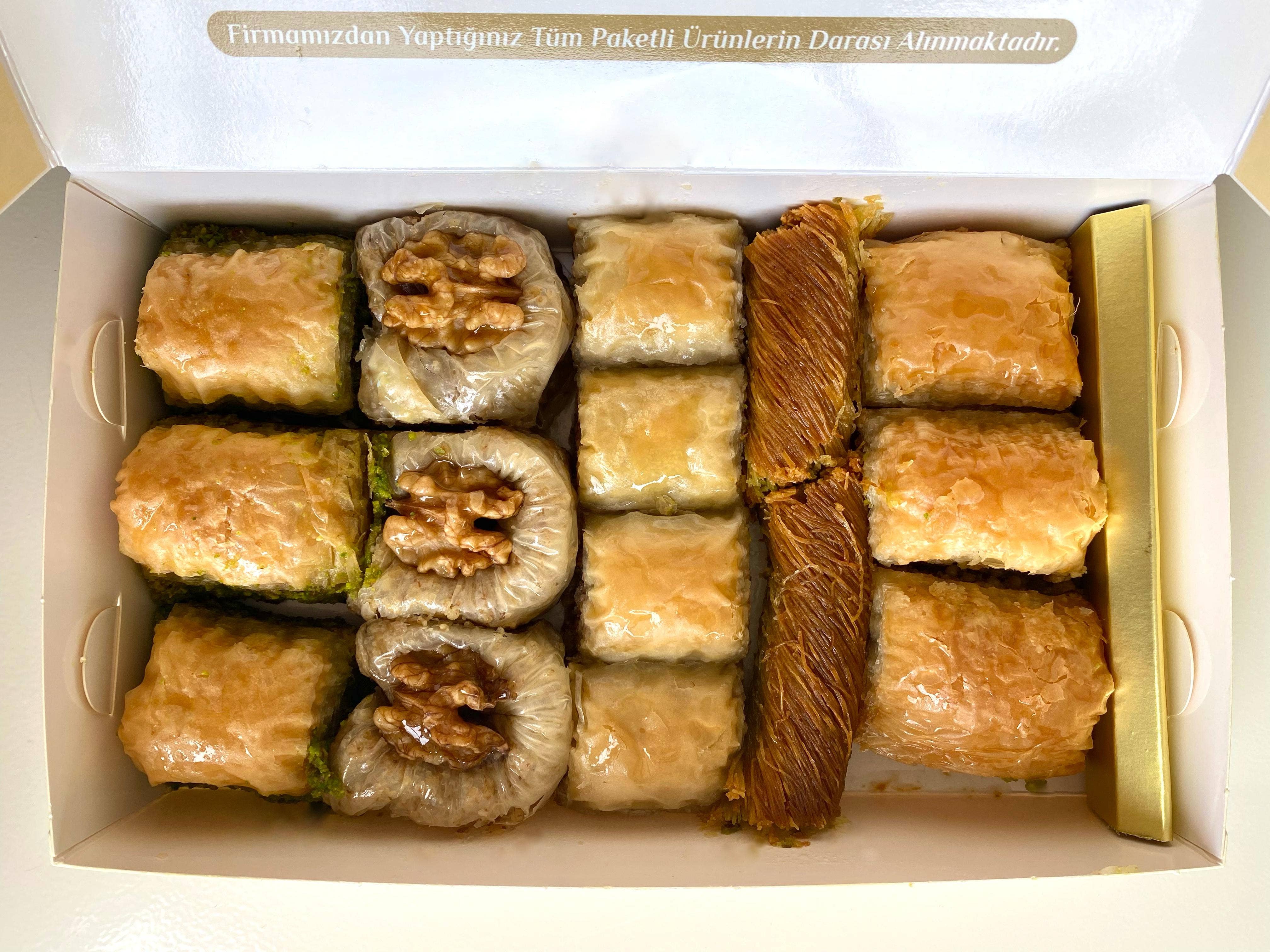 Aladdin - Wholesale Cake - Koskeroglu | Assorted Pistachio and Walnut Baklava5