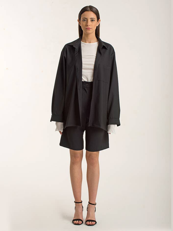Oversized wool bermuda for wholesale by Elisa Pozzoli