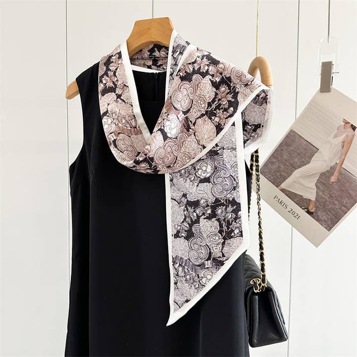 Écharpe en soie de mûrier double face Camellia | Ruban artistique long pour le printemps et l'été pour la vente par SueSilkHK