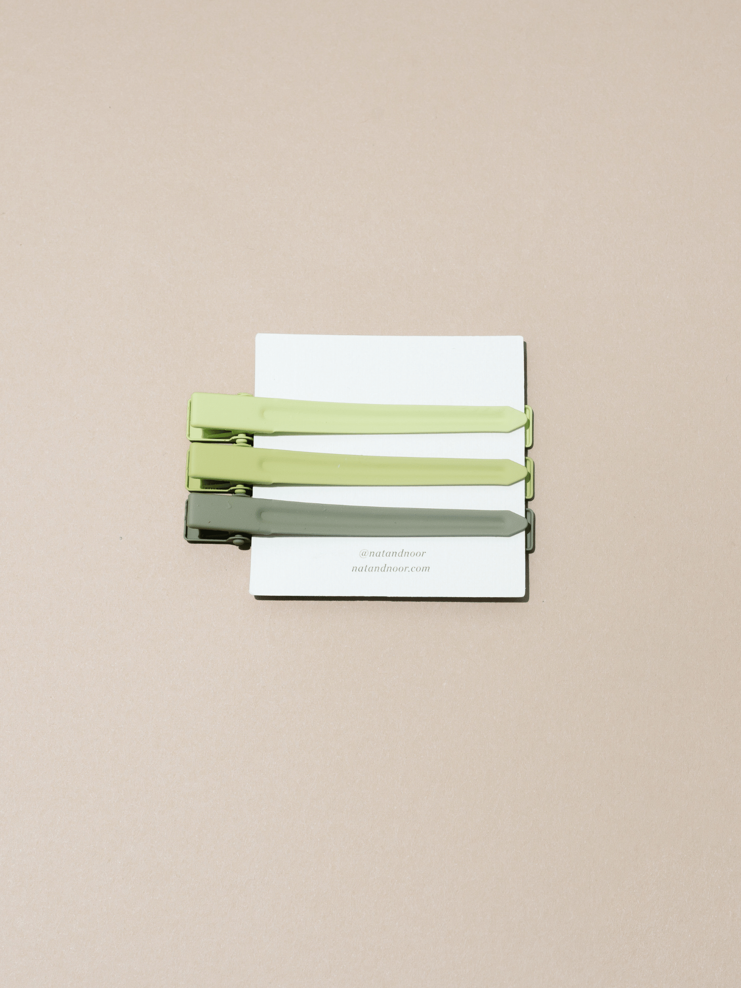 NAT + NOOR - Venta al por mayor Conjunto de accesorios para el pelo - Mujer - Set de 3 clips para cabello estilo aligator Yarrow en colores surtidos7