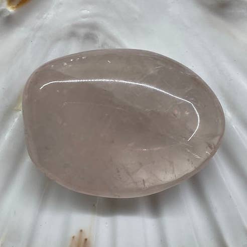 AA Rosenkvartssten i flodstensform for engroshandel hos Pur Esprit