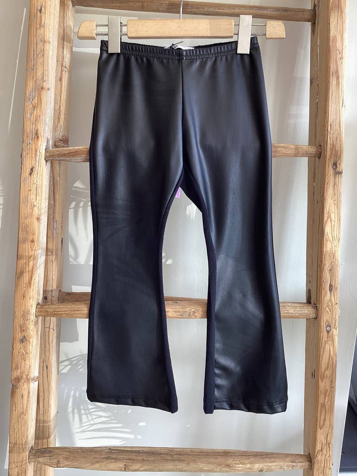Leggings zampetta felpa e ecopelle col NERO da XS a XL per la vendita all'ingrosso da parte di FUNBEE kid Made in Italy