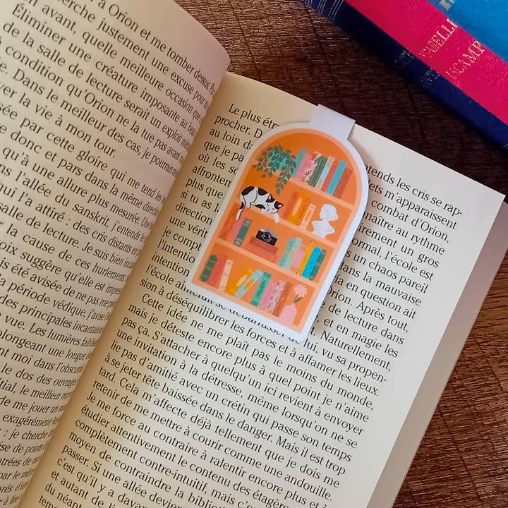 La baleine qui embosse - Wholesale Bookmark - Magnetic Bookmark - Library and Cat1