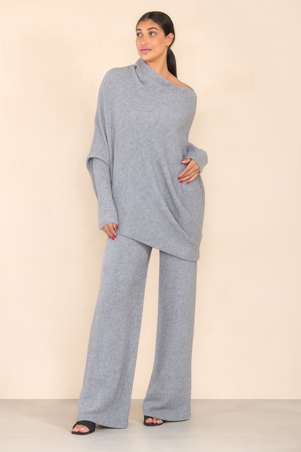 Lucy Sparks - Wholesale Lounge Set - Women's - SOFT KNIT ASYMMETRIC JUMPER WITH FITTED CHECK TEXTURED SLEEV1