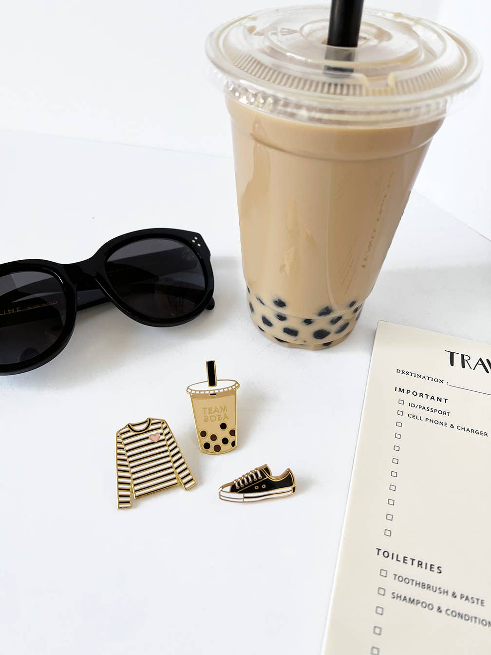 akrDesignStudio - Venta al por mayor Botón/prendedor - Pin de esmalte de moda de zapatillas negras2