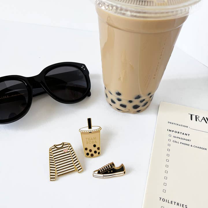 akrDesignStudio - Wholesale Lapel pin/button - Black Sneaker Fashion Enamel Pin2