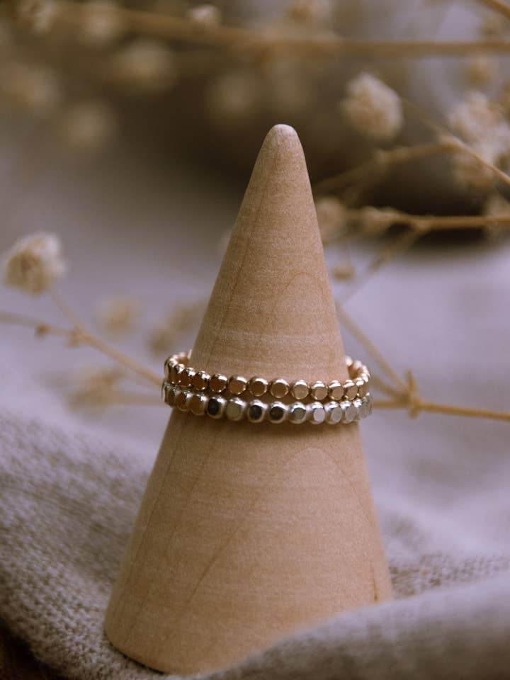 Stapelaar met kralen voor wholesale door nickel + oak