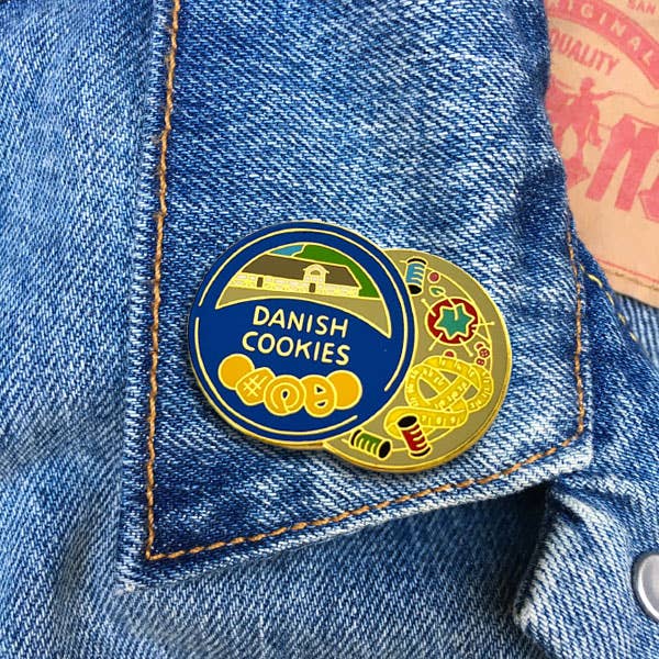 THE FOUND - Wholesale Lapel Pin/Button - Cookie Tin Sewing Box Pin